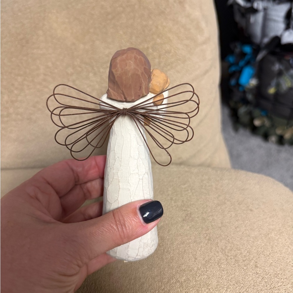 Willow Tree Angel with Dog - Cream and Brown - Picture 4 of 5